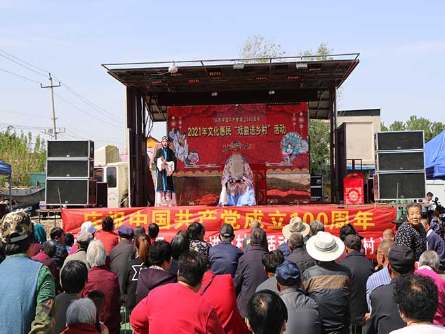 5月22日廊坊市龍鳳演藝公司在廣陽區(qū)大伍龍二村文化惠民演出河北梆子《王寶釧》3.JPG